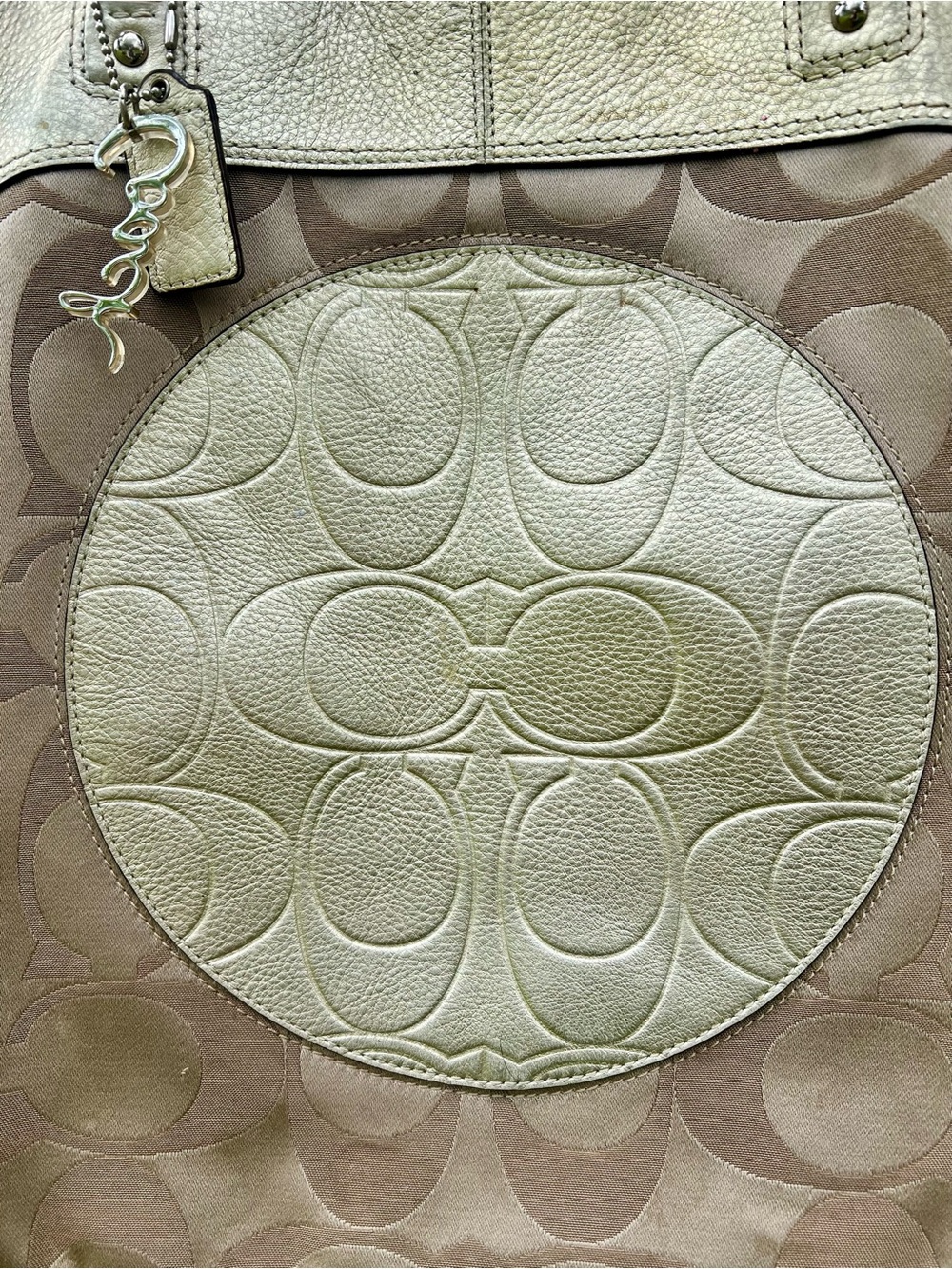 Authentic Coach Large Tote Patchwork Signature Canvas Gold Beige y2k Keychains - Picture 15 of 15
